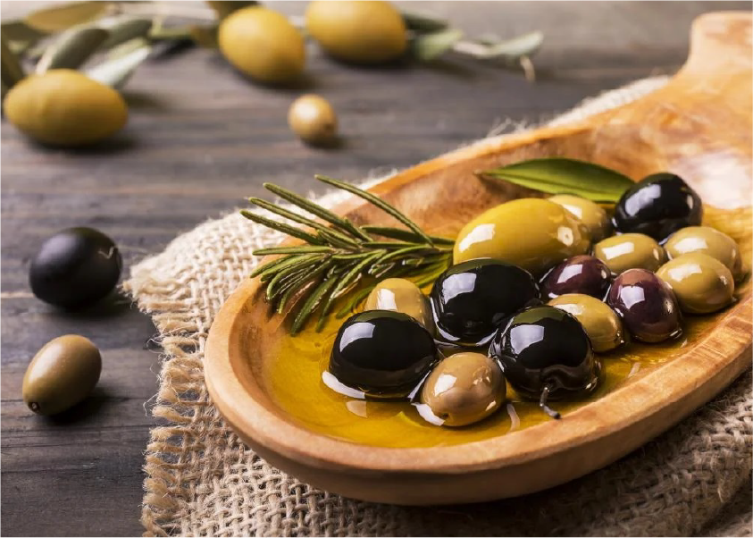 Fresh dates on palm tree